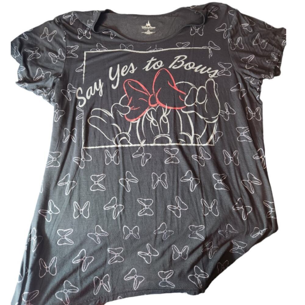 Disney parks XXL Minnie Mouse graphic say yes to the bows black w silver glitter